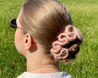 Crochet Ruffle Scrunchie Pattern – Easy Fluffy Hair Tie (PDF Pattern)