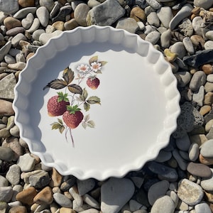 Large Vintage Strawberry Baking Dish Summer Flan Cheesecake Quiche Tray