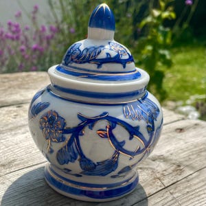 Blue White Ginger Jar with Gold Floral Detail 13cm Chinese Style Vintage Pot