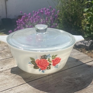 Vintage Pyrex JAJ Ware gryta från 1960-talet, mönster "Rosemarie"
