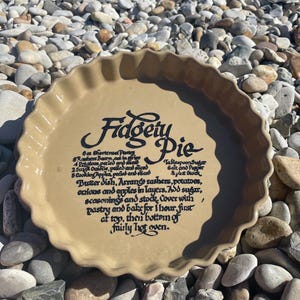 Vintage Recipe Pie Dish – “Fidgety Pie” Brown Glazed 23cm Baking Dish – Mid Century Kitchen Decor
