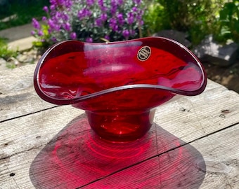 Vintage Sowerbys Tynesyol Ruby Red Posy Bowl