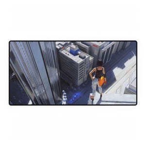 Könnte beinhalten: Eine Frau in einem schwarzen Tanktop und einer weißen Hose steht auf einem Dach mit Blick auf eine Stadt. Sie trägt eine leuchtend orangefarbene Bauchtasche und hat den Rücken zur Kamera.