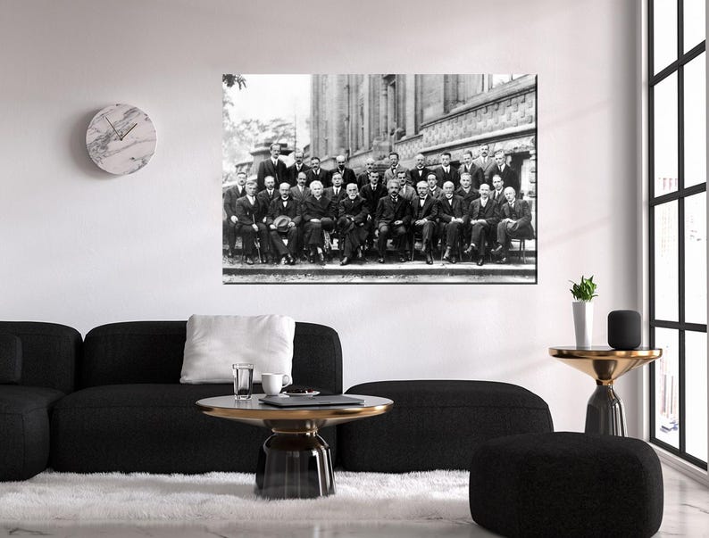 Puede incluir: Taza de cer&aacute;mica blanca con asa negra y la frase "But First, Coffee" escrita a mano. Apropiada para caf&eacute; o t&eacute;, con una capacidad aproximada de 325-444 ml.