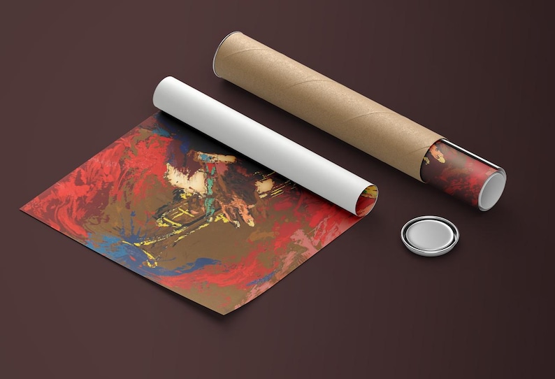 Pode incluir: Um p&ocirc;ster enrolado com arte abstrata que apresenta respingos de tinta vermelha, amarela, azul e marrom. O p&ocirc;ster est&aacute; enrolado em um tubo de papel&atilde;o com um tubo de papel branco em cima. Uma tampa prateada est&aacute; sobre a mesa.