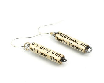 Pendientes de Historia de dos ciudades - Charles Dickens, joyería de cuentas de papel reciclado, ratón de biblioteca, literario, regalo para profesor de literatura inglesa, amante de los libros