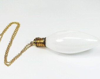 Steampunk Ketting-Brass Upcycled grote witte gloeilamp ketting Steampunk sieraden, Lightbulb ketting
