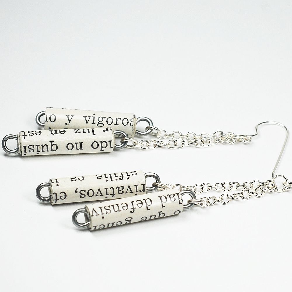 スペインのペーパービーズジュエリー - シルバーチェーンイヤリング、本好き、本好きのギフト、旅行のプレゼント、語学教師、1周年記念、ボヘミアンスタイル  - Etsy 日本