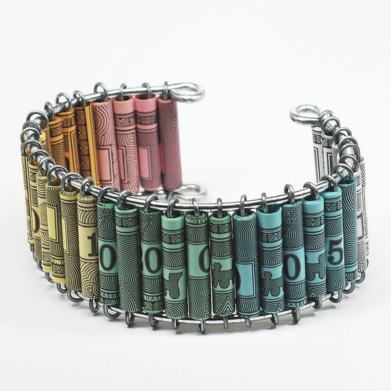 Shop Bracelet Grunge with great discounts and prices online - Nov 2023