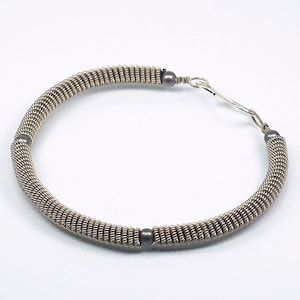 Pulseira de cordas de guitarra de prata - Joia reciclada, presente para professor de música, guitarrista, unissex, masculino e feminino, presente para músico, reciclado, simples