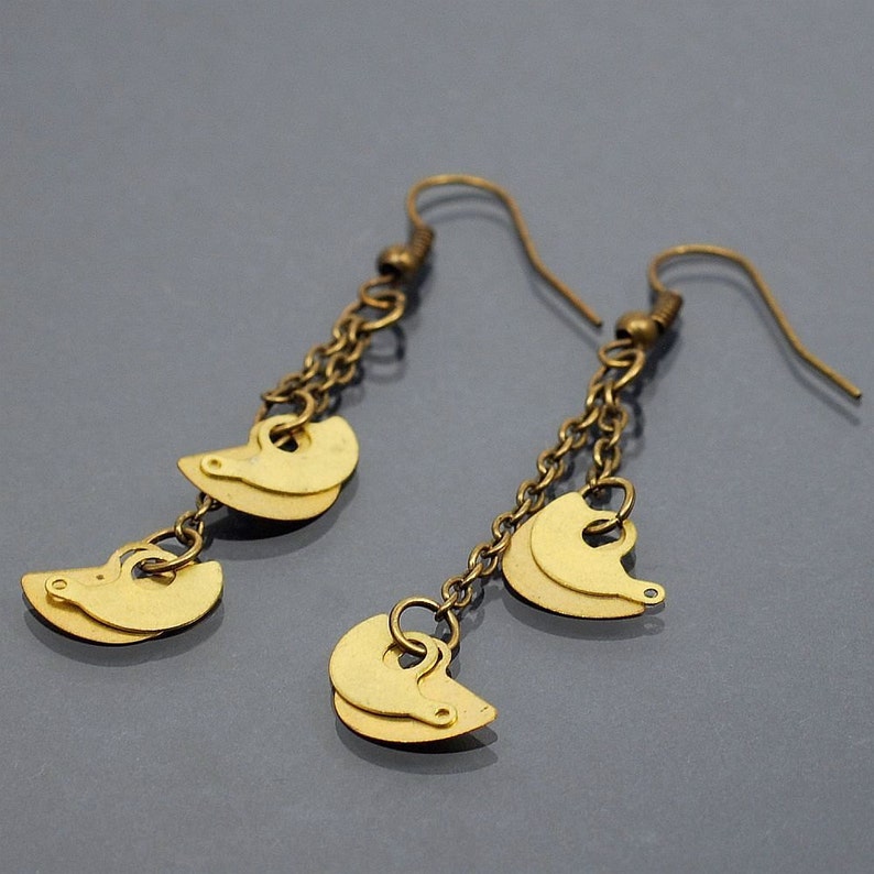 Boucles d’oreilles Steampunk - Pièces d’horloge en laiton recyclées, Moderne, Industriel, Boucles d’oreilles en chaîne, Bijoux contemporains, Grunge, Unique, Post Apocalyptique image 5