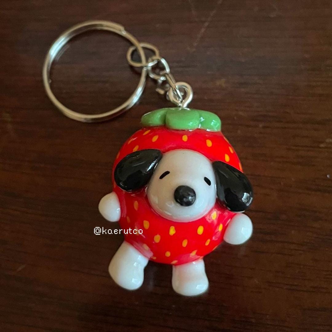 strawnoopy - strawberry handmade keychain