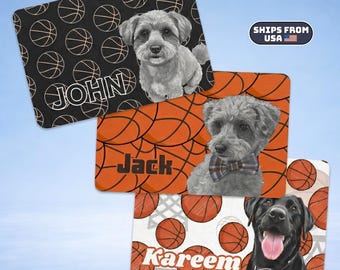 Alfombrilla de comida para mascotas Spiffy Dog personalizada con diseño de baloncesto, 30 x 45 cm, antideslizante, con nombre personalizado para perros y diseño deportivo.