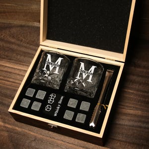 Ensemble de verres à whisky personnalisés avec boîte en bois, ensemble de pierres à whisky, cadeau de garçons d'honneur, cadeau d'homme d'honneur, cadeau petit ami, cadeaux whisky pour lui papa