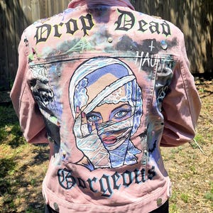 Handgeschilderd Gothic Glamour-spijkerjack!