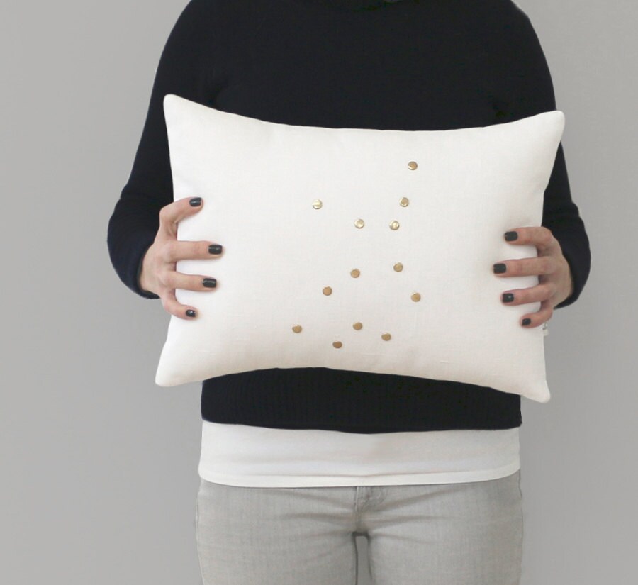 Cream Zodiac Pillow Covers - Studded Virgo Cushion Cover | 12x16 Par Jillianrenedecor Metallic Gold,
