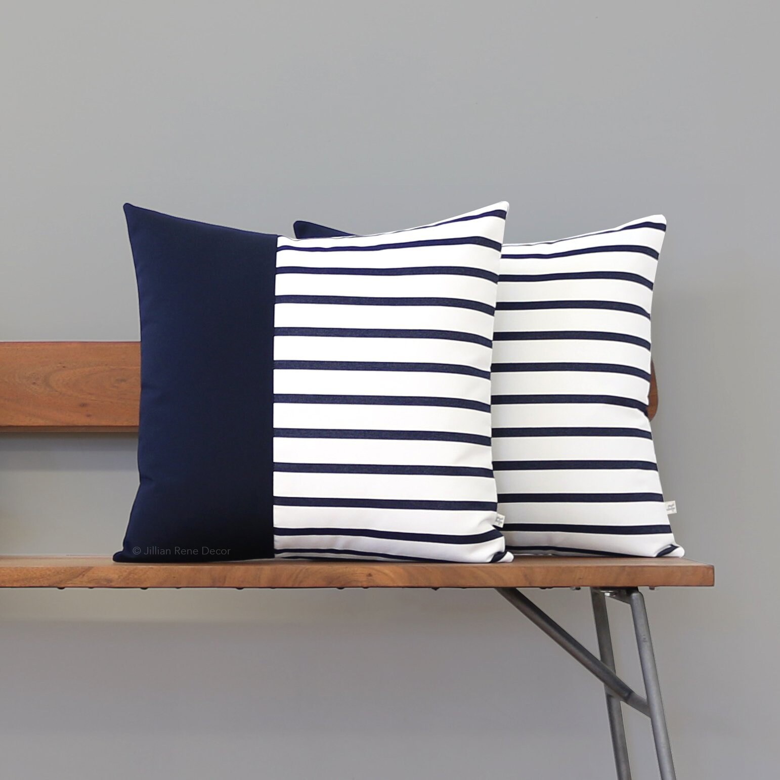 Indoor/Outdoor Pillow Cover - Navy & White Striped Colorblock | 12x20 Or 20x20 Par Jillianrenedecor,