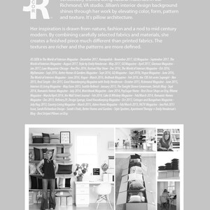 Puede incluir: Un collage fotogr&aacute;fico en blanco y negro de una mujer trabajando en su oficina en casa. La mujer est&aacute; de pie frente a un estante lleno de almohadas. El collage tambi&eacute;n muestra almohadas que se empaquetan y env&iacute;an. El texto "Jillian Rene Decor. Copyright 2012-2018. All rights reserved." est&aacute; en la parte inferior de la imagen.