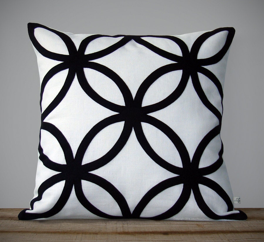 La Couverture de L'oreiller Géométrique Moderne Noir et Blanc | 20 X 20 Par Jillianrenedecor | Desig