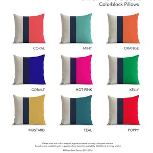 Puede incluir: Nueve almohadas decorativas con un dise&ntilde;o de bloques de color. Cada almohada tiene un panel de color s&oacute;lido en un lado y un panel de color s&oacute;lido en el otro. Los colores son coral, menta, naranja, cobalto, rosa intenso, kelly, mostaza, verde azulado y amapola.