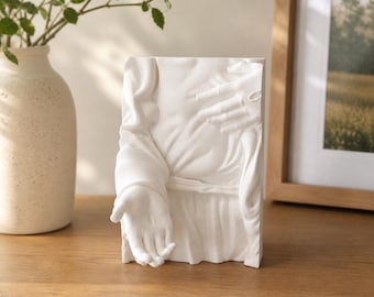 Escultura de Jesus Cristo com as Mãos Estendidas: Decoração Cristã SUD Impressa em 3D