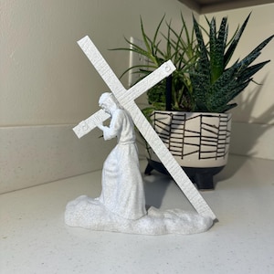 Jesus Carrying Cross Statue Jesus Christ Crucifiction Easter Gift Christian Decor 3D Printed Statue Jesus Statue Religious Artwork