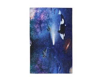 Toalla de playa con diseño de orcas y delfines en la galaxia.