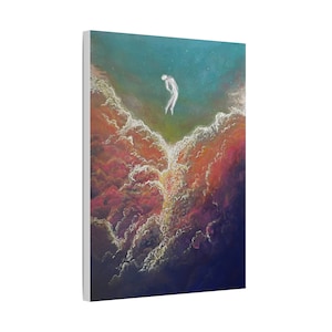 Può includere: Una figura bianca cade attraverso un cielo vorticoso e colorato. Le nuvole sono un mix di rosso, arancione, giallo e viola. La figura cade a testa in giù, con le braccia distese.