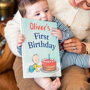 Livre d'histoires personnalisé pour premier anniversaire avec nom - Cadeau souvenir personnalisé pour garçons et filles, parfait cadeau de 1er anniversaire pour les enfants de 1 an - Royaume-Uni