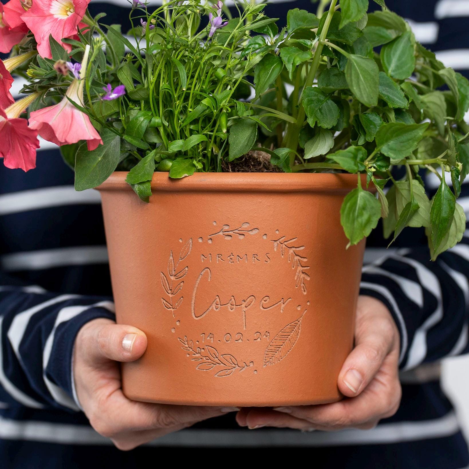 Personalised Engraved Handwritten Couples Flower Pot, Custom Made Gift Garden Decor Valentines Wedding, Housewarming Engagement Terracotta
