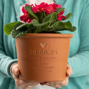 Personalised Engraved - Forget Me Not - Terracotta Flower Plant Pot, Custom Made Gift, Personalised Memorial Keepsake, Garden