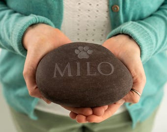 Personalised Paw Print Pet Memorial Pebble, Engraved Dog or Cat Memory Stone, Beloved Lost Pet Gift, Pet Remembrance Stone. Animal Rock Gift