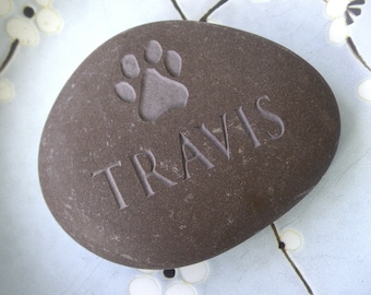 Personalised Pet Memorial Pebble, Engraved Dog or Cat Memory Stone, Beloved Lost Pet Gift. Christmas Animal Pet Gift Idea