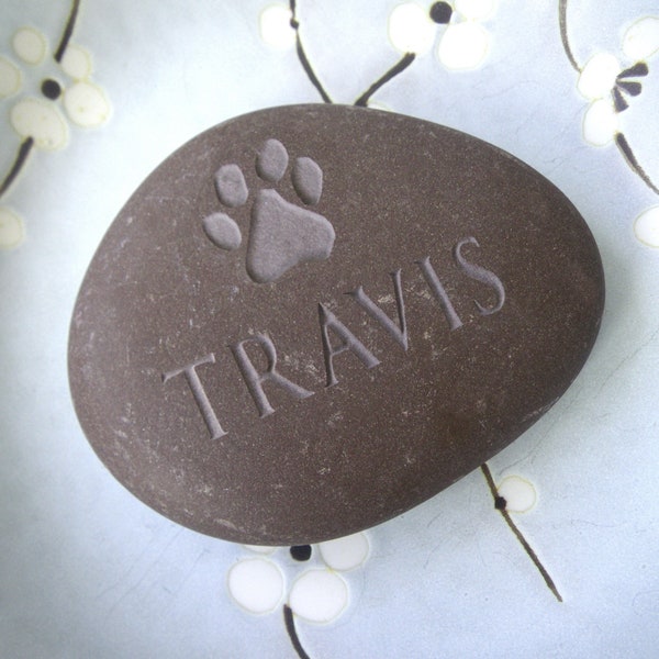 Personalised Pet Memorial Pebble, Engraved Dog or Cat Memory Stone, Beloved Lost Pet Gift. Christmas Animal Pet Gift Idea