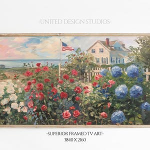 Könnte beinhalten: Ein Gemälde, das ein weißes Haus mit einer rot-weiß-blauen amerikanischen Flagge zeigt, die vor dem Haus weht. Das Haus ist von einem weißen Lattenzaun und einem Garten mit roten Rosen und blauen Hortensien umgeben. Im Hintergrund ist das Meer zu sehen.
