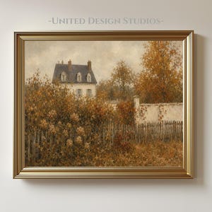 Peut inclure: Une peinture de paysage encadrée représentant une maison blanche au toit sombre derrière une clôture en bois et un feuillage d'automne dense dans des tons orange et brun. La scène inclut un mur en pierre et un ciel couvert, sous cadre doré.