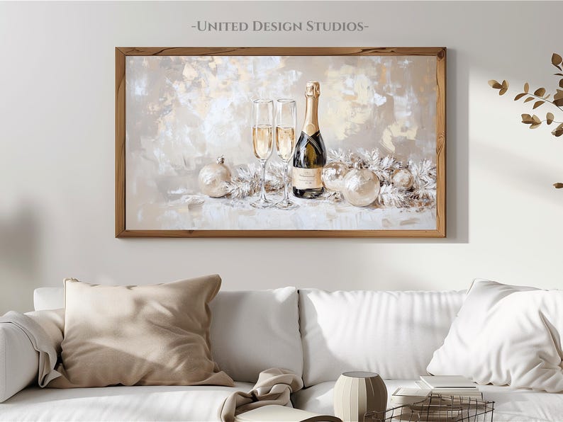 Pode incluir: Uma pintura de uma garrafa de champanhe e duas ta&ccedil;as com um fundo branco e ornamentos prateados. A pintura &eacute; emoldurada em uma moldura de madeira.