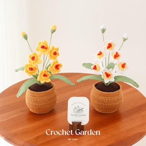 crochet daffodil plant, min crochet daffodil in pot, housewarming gift, desk decoration, room decoration, handmade flower, gift for her