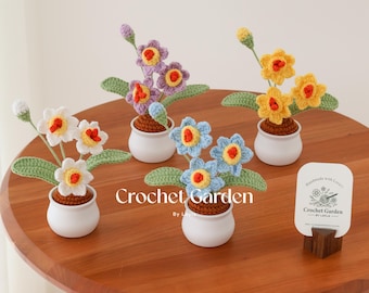gehäkelte Narzisse Pflanze, gehäkelte Mini Narzisse im Topf, Einweihungsgeschenk, Schreibtisch Dekoration, Raumdekoration, handgemachte Blume, Geschenk für Sie