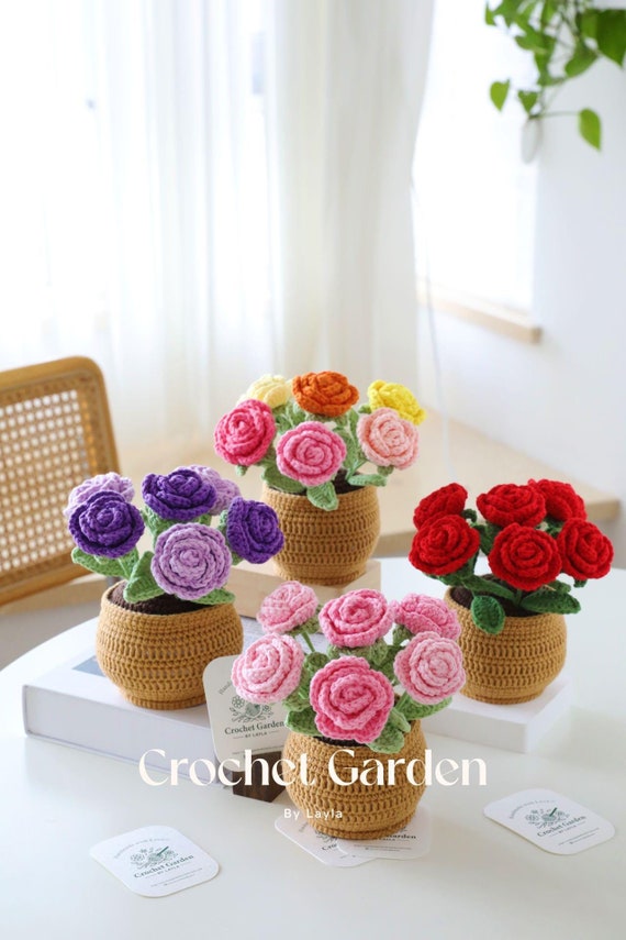 crochet roses, crochet flower in pot, housewarming gift, desk decoration, room decoration, handmade flower, gift for her