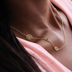 Colar com pedra de nascimento inicial lateral, colar personalizado com flor de nascimento, colar com pedra de nascimento familiar para mãe, colar com inicial personalizado para ela