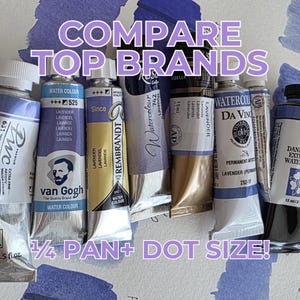 Puede incluir: Varios tubos de pintura de acuarela en tonos lavanda y morado. La imagen incluye texto que dice "COMPARE TOP BRANDS" y "1/4 PAN+ DOT SIZE!" Se ven diferentes marcas.