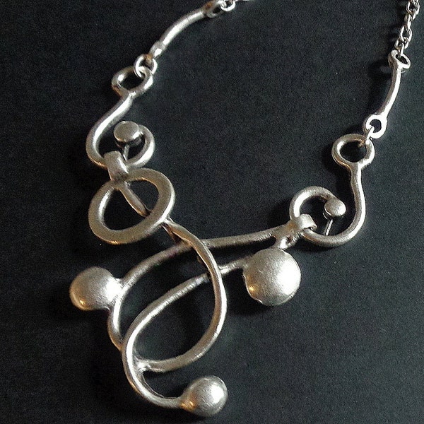 Collier abstrait spirale en argent, collier asymétrique bohème funky inhabituel, bijoux en métal bohème, bijoux en argent, cadeau pour femme