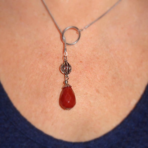 Carnelian faceted lariat pendant, funky boho chic pendant necklace, aesthetic silver link pendant, boho distinctive jewelry, xmas gift