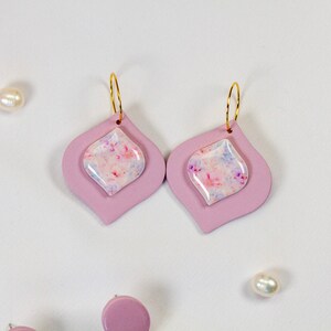 Polymer Clay Ohrringe | handgemachte Ohrringe | Soft Bloom – Rose Frame - Ohrringe | moderne Hängeohrringe