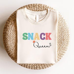 Snack Queen T-Shirt, Cake Lover, Funny Shirt, Snack Queen Sweatshirt, Mother Sweater, Snack Shirt, Foodie Shirt