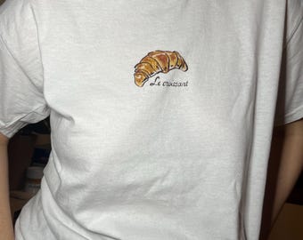 Camiseta Le Croissant - Diseño de panadería francesa, camisa de croissant, regalo de París, dolor de chocolate, dibujado a mano, sin IA