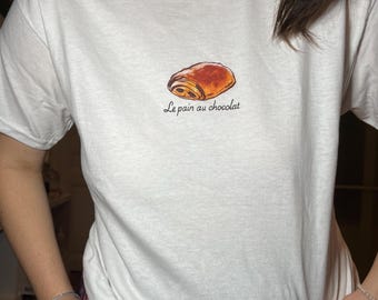 Pain au Chocolat T-Shirt Chocolate Croissant Shirt Chocolatine Trendy Preppy Bakery Fashion Crewneck French Gift France
