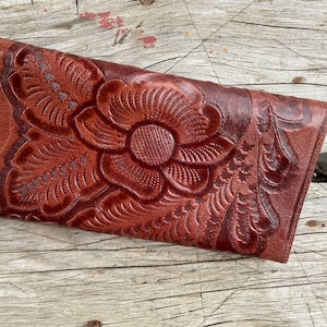 Cartera de viaje de cuero hecha a mano, cartera de cuero hecha a mano con flores, billetera de viaje unisex, billetera vintage ravel, billetera, TwoSwansSwimming,