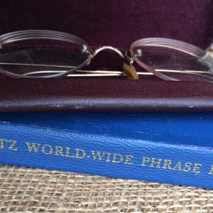 Vintage Berlitz Phrase Book: 16 Languages, 1962 Travel Guide